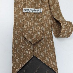 Vintage Giorgio Armani cravatte - tie is cream and tan, made in Italy